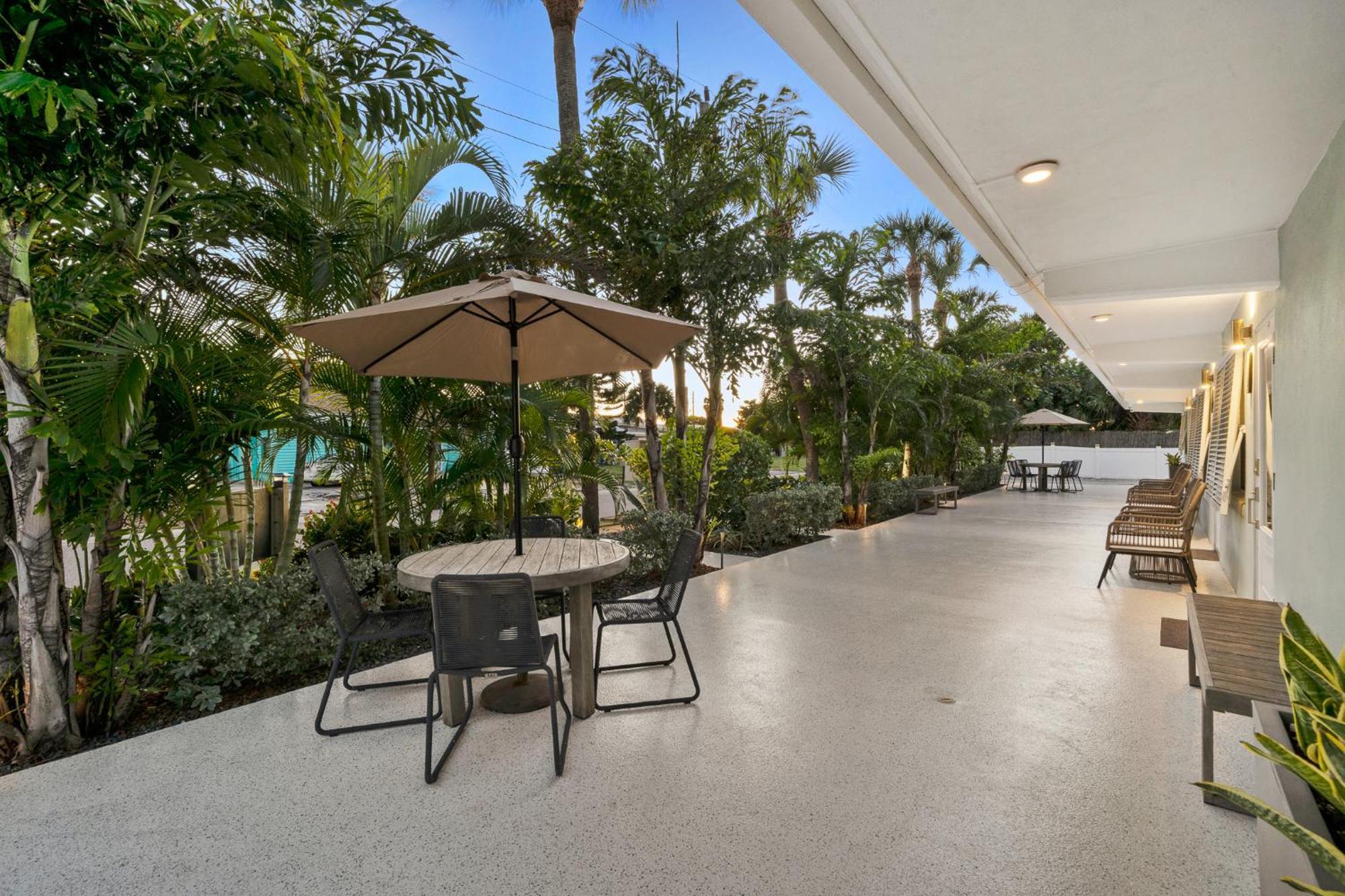 Boutique Vacation Rental Complex At Beach ココアビーチ エクステリア 写真