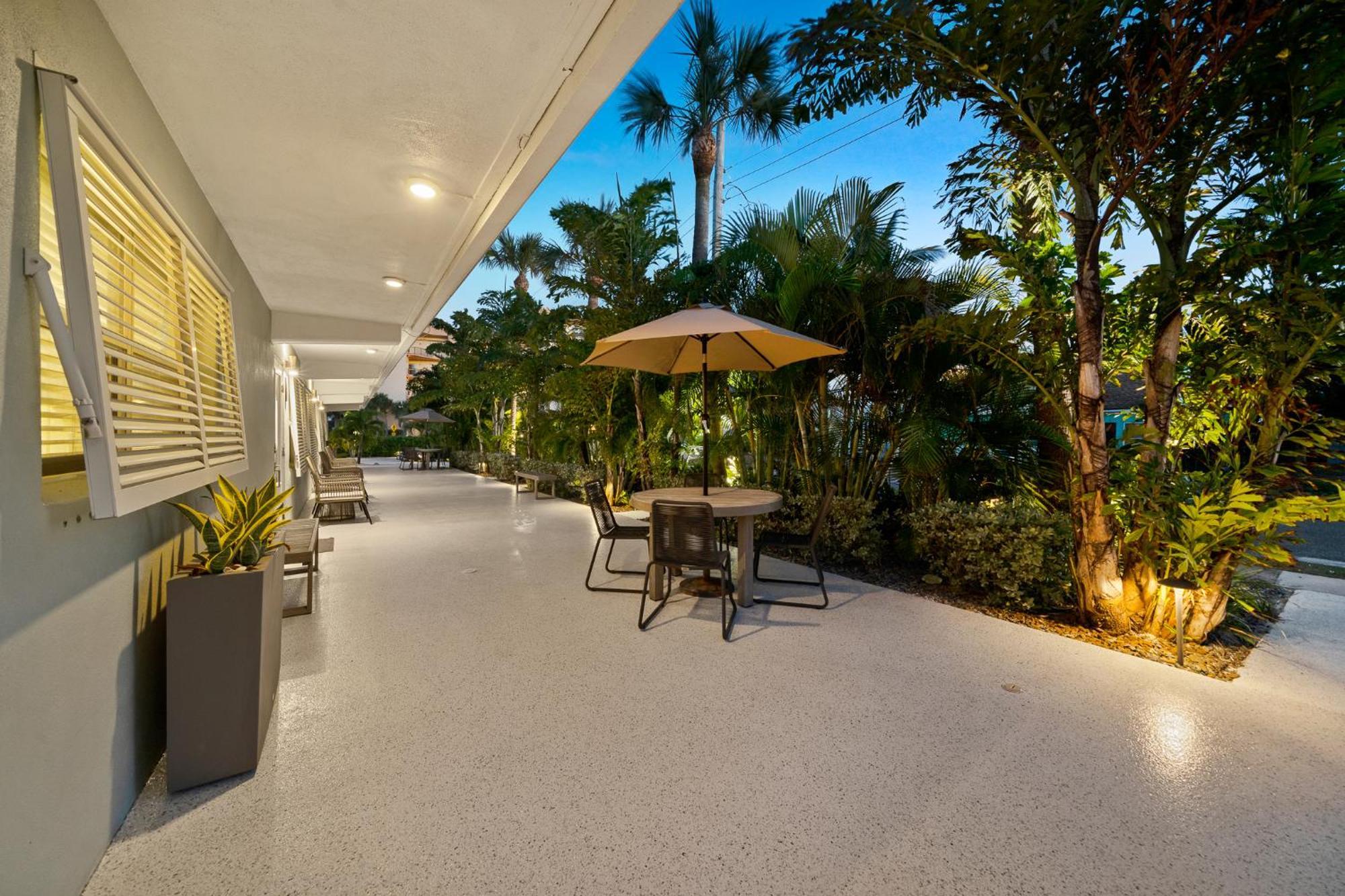 Boutique Vacation Rental Complex At Beach ココアビーチ エクステリア 写真
